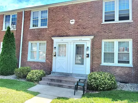 17 Garden Dr #E, Manchester, CT 06040