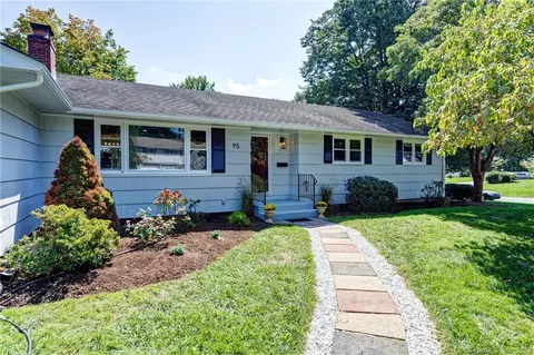 95 Beacon St, Newington, CT 06111