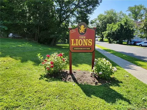 126 Triangle St #B18, Danbury, CT 06810