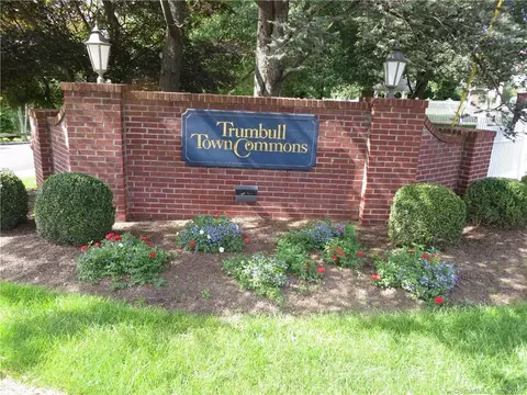 135 Mayfield Dr #135, Trumbull, CT 06611