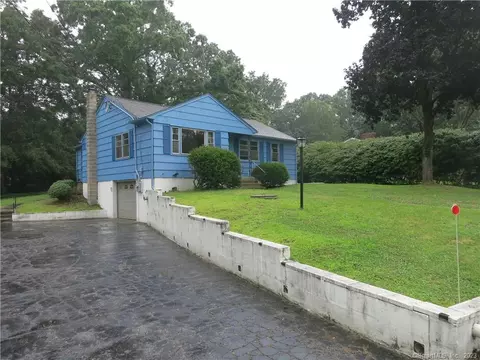 35 Michael Ln, Ledyard, CT 06339