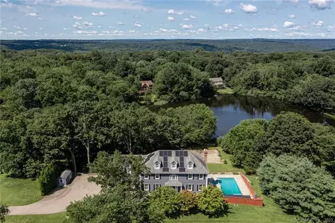 21 Chucta Rd, Seymour, CT 06483