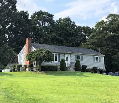 34 Falmouth Dr, Shelton, CT 06484
