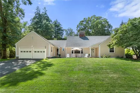 5 Glen Holw, West Hartford, CT 06117