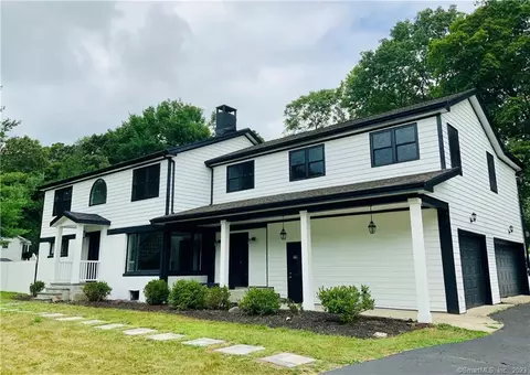 660 Whittemore Rd, Middlebury, CT 06762