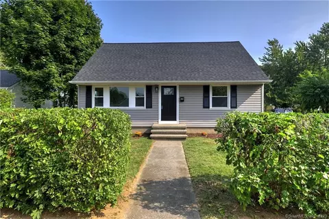 60 Brookbend Dr, Stratford, CT 06614