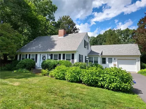 15 Washburn St, Windham, CT 06226