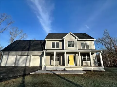 10 Daniel St, East Hampton, CT 06424