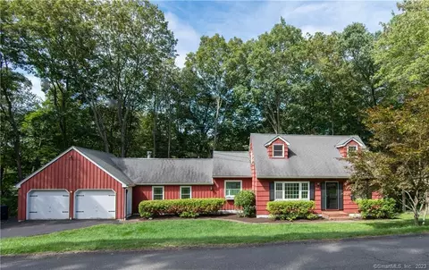20 Westwood Dr, Danbury, CT 06811