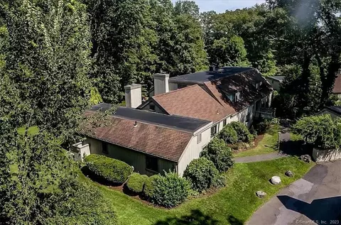 81 Heritage Vlg #C, Southbury, CT 06488