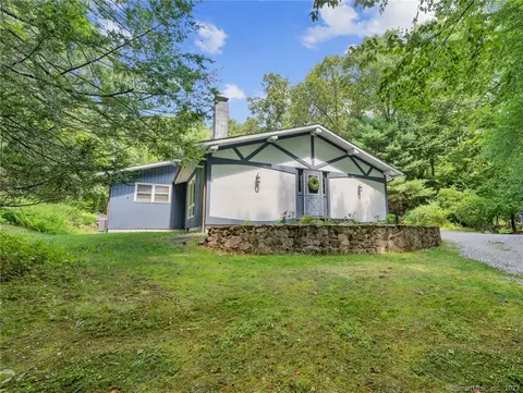 9 Alder Ln, Newtown, CT 06482