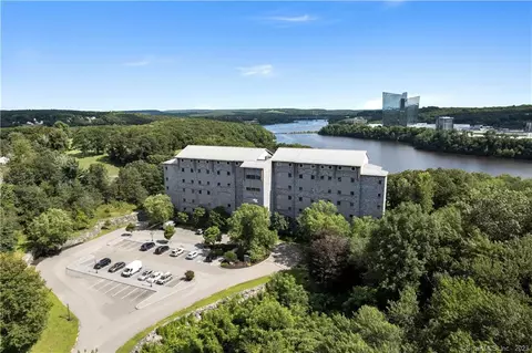 586 W Thames St #501, Norwich, CT 06360
