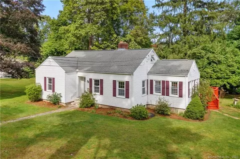 5 Four Mile River Rd, Old Lyme, CT 06371