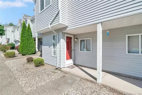 155 Redstone Hill Rd #21, Bristol, CT 06010