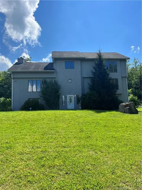 15 Patten Rd, North Haven, CT 06473