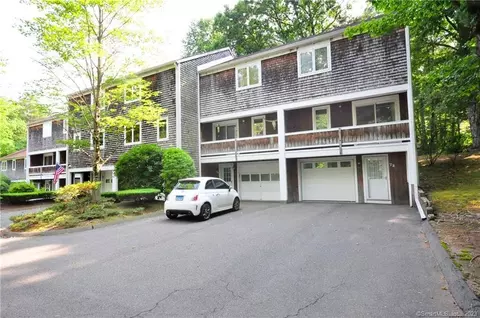 72 Songbird Ln #72, Farmington, CT 06032