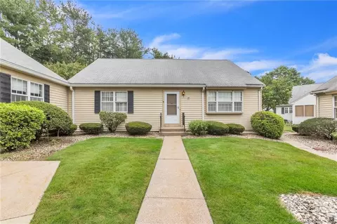 18 Canborne Way #18, Suffield, CT 06078