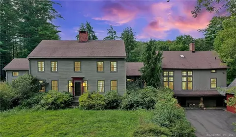 37 West Rd, Canton, CT 06019