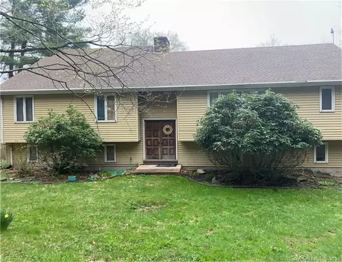 96 Hoskins Rd, Bloomfield, CT 06002