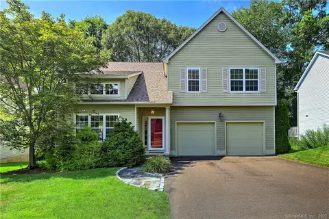 21 Linden Hts #21, Norwalk, CT 06851