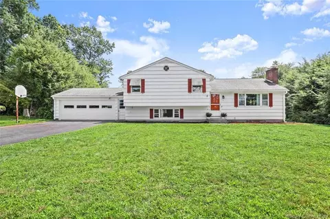 5 Peters Ct, North Haven, CT 06473