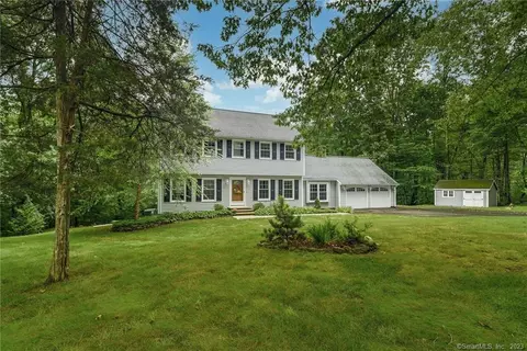 40 Reality Rd, Oxford, CT 06478