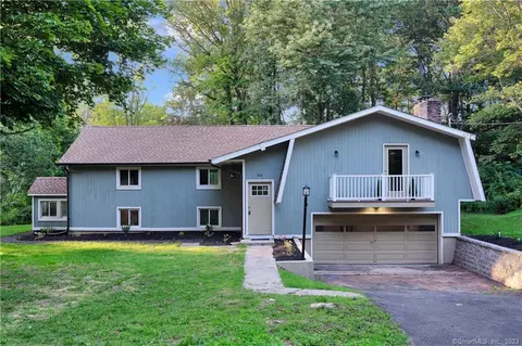 60 Blue Trail Ct, Northford, CT 06472