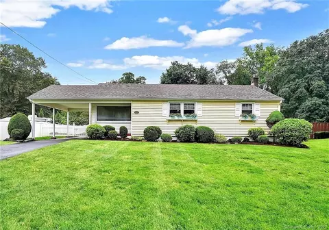 57 Keeney St, Manchester, CT 06040