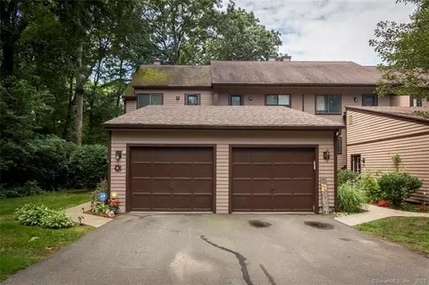 71 Wynwood Dr #71, Enfield, CT 06082