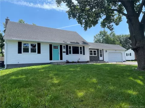 21 Field Rd, Enfield, CT 06082