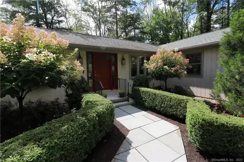 36 E Hyerdale Dr, Goshen, CT 06756