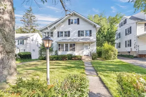 446 Park Rd, West Hartford, CT 06119
