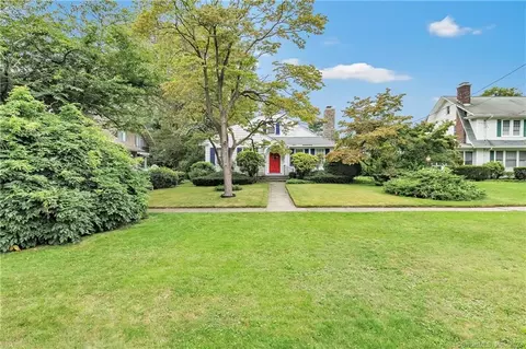 1721 Elm St, Stratford, CT 06615