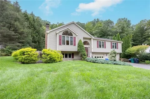 89 Squantuck Rd, Seymour, CT 06483