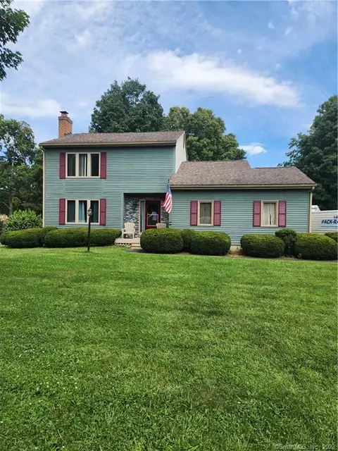 18 Somerset Dr, Windsor, CT 06095