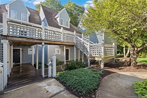 723 Old Pond Ln #723, Norwich, CT 06360
