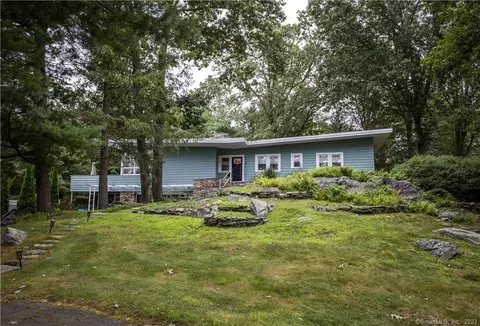6 Butternut Dr, Norwich, CT 06360