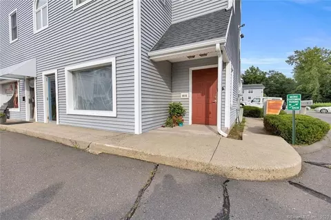 466 East St #4A, Plainville, CT 06062