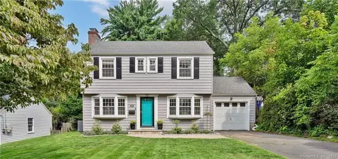 550 Fern St, West Hartford, CT 06107