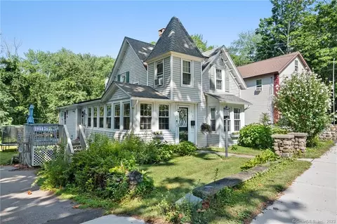 618 Williams St, New London, CT 06320