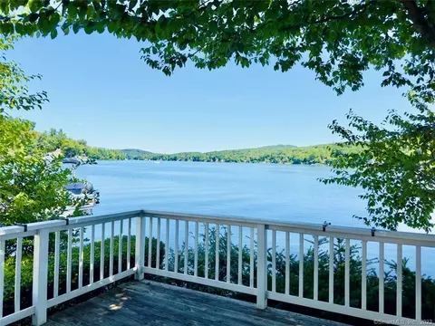 862 W Wakefield Blvd, Winchester, CT 06098