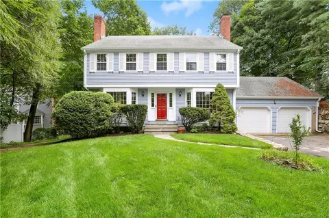 6 Clubhouse Cir, Darien, CT 06820