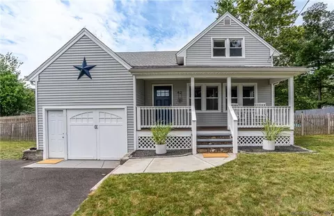 42 Clayton St, Milford, CT 06461