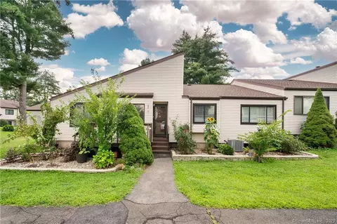 146 Cottonwood Rd #146, Newington, CT 06111