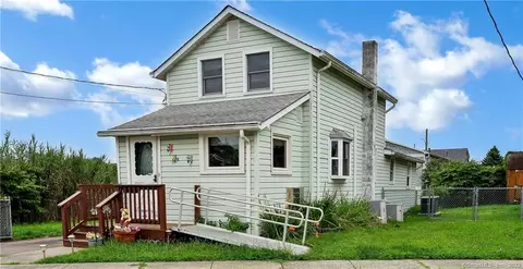 43 Center Ave, East Haven, CT 06512