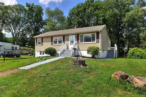 33 Tyler St, East Haven, CT 06512