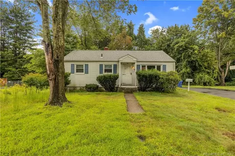 15 Mayfair Rd, Bloomfield, CT 06002
