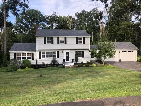15 Oak Dr, Northford, CT 06472