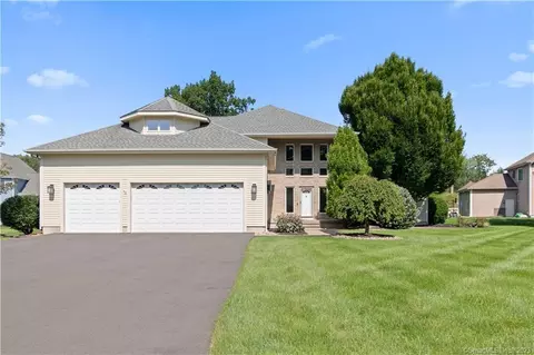 30 Stonehenge Rd, South Windsor, CT 06074