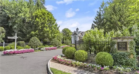 38 Terra Nova Cir #38, Westport, CT 06880